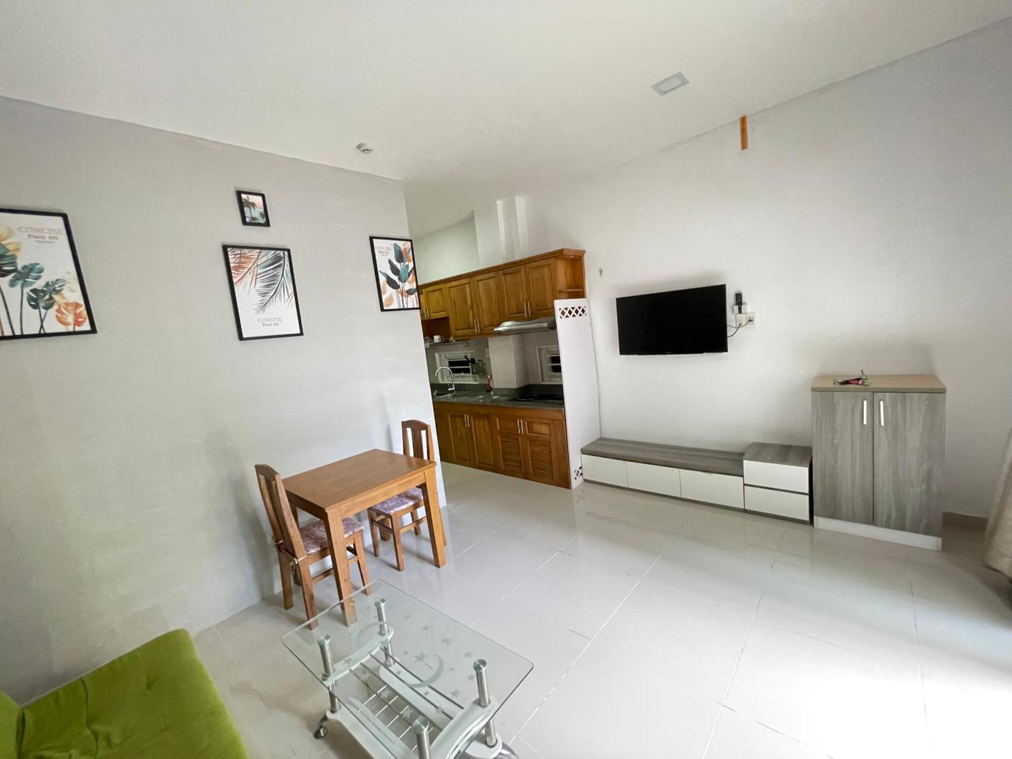 Emerald Apartment